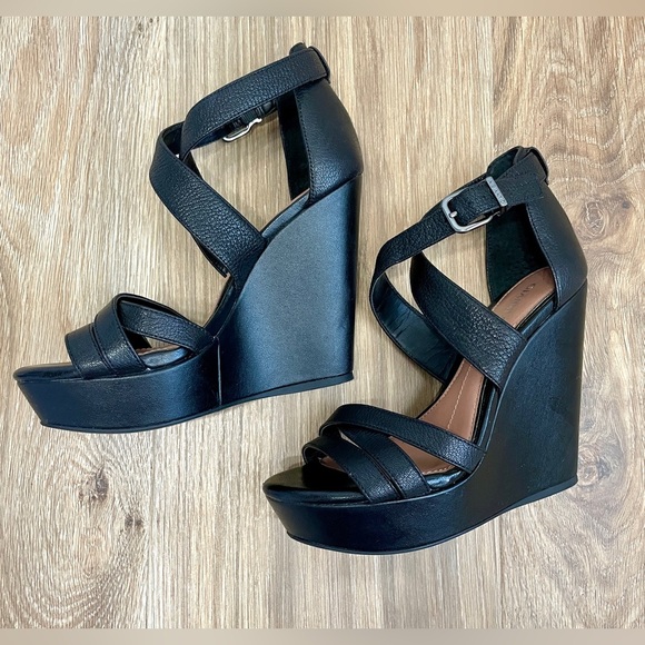 Gianni Bini Black Leather Wedges - 6M EUC - Picture 4 of 5